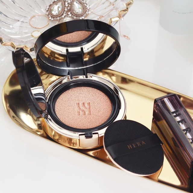 Hera Black Cushion + Refill | SonAuth Official Hera Black Cushion + Refill | Sonauth Official