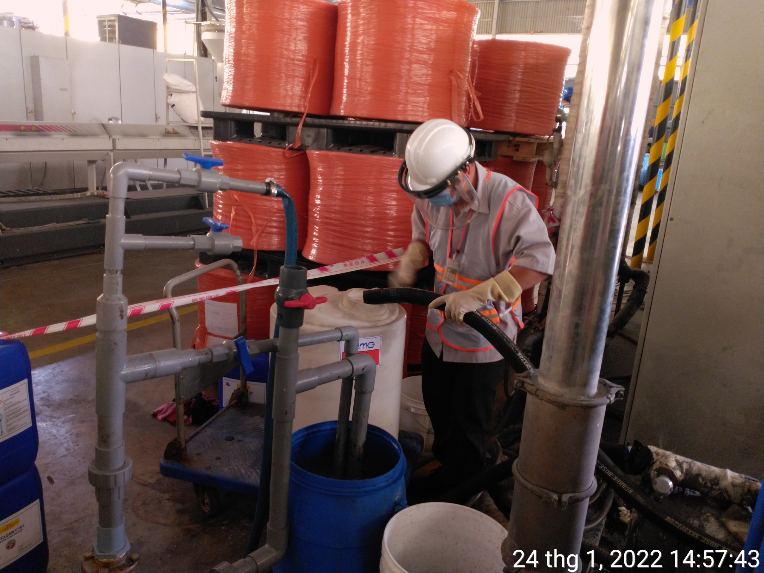 Tẩy cặn 2 chiller nhà máy sản xuất sợi