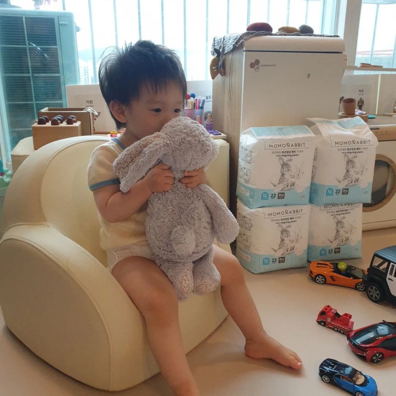 Cách đóng bỉm cho bé trai không bị tràn