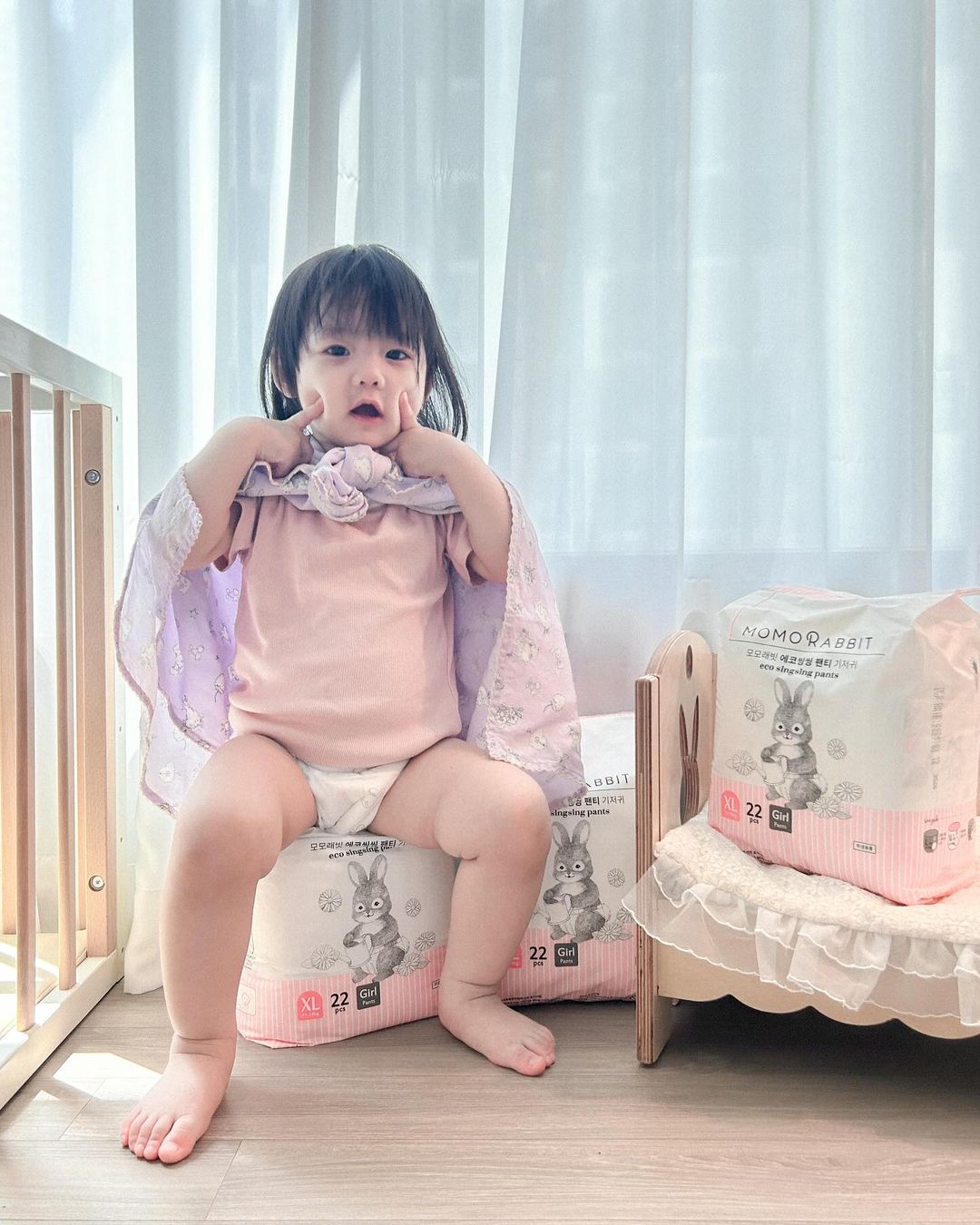 Chọn bỉm cho bé gái mùa hè vừa an toàn, vừa giảm hăm