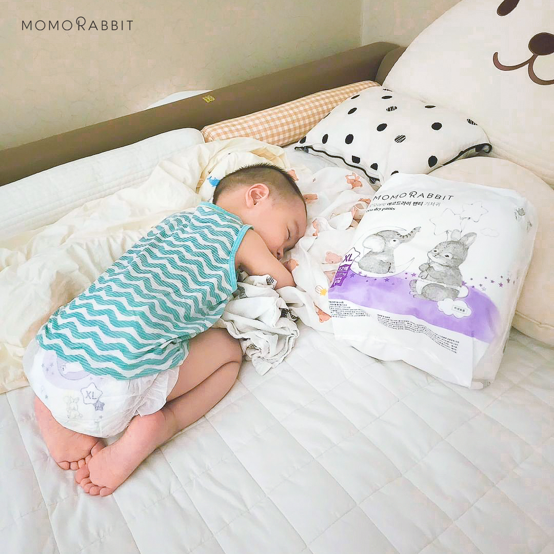 Thay bỉm ban đêm cho bé và những lưu ý có thể mẹ chưa biết