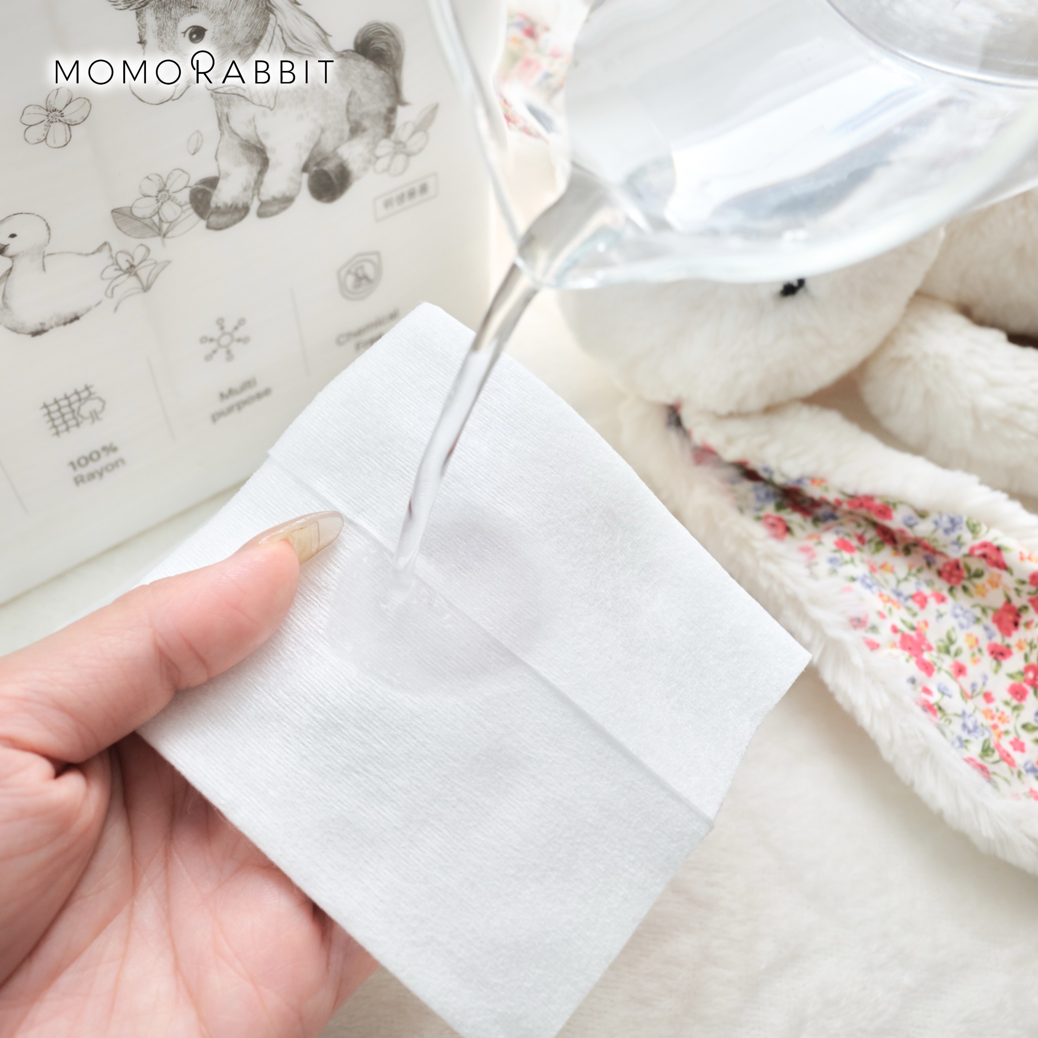 Khăn ướt hay khăn khô, loại khăn nào phù hợp hơn cho bé?