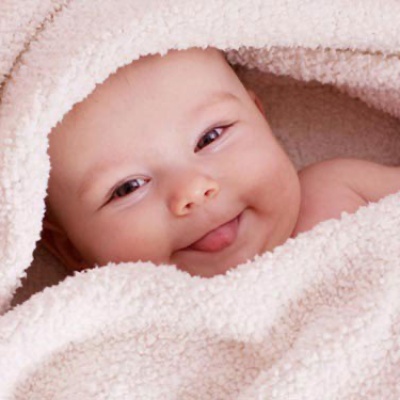 Vệ sinh cho bé gái sơ sinh mẹ đã biết cách?