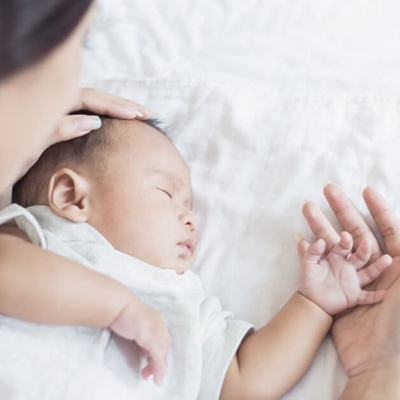 Bé sốt có nên tắm? Kinh nghiệm quý mọi bà mẹ đều nên trang bị