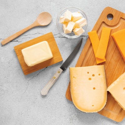 Lợi ích của việc cho bé sử dụng phô mai ăn dặm và những lưu ý quan trọng mẹ cần biết