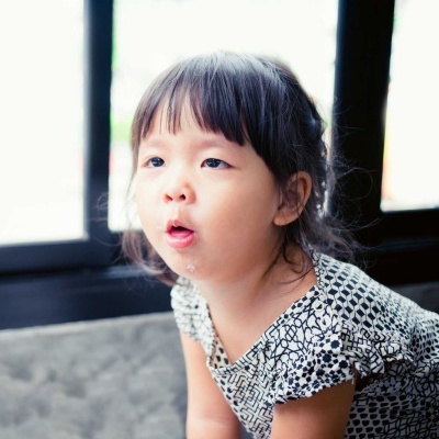 Trị ho cho bé tại nhà không cần uống thuốc, mẹ đã biết?