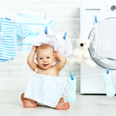 Nên hay không sử dụng nước giặt riêng cho bé?
