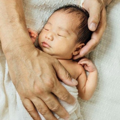 Giảm cân ở trẻ sơ sinh mẹ có nên lo lắng hay không?