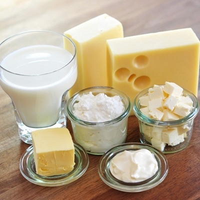 Các chế phẩm từ sữa nào mẹ có thể bổ sung cho bữa ăn của bé?