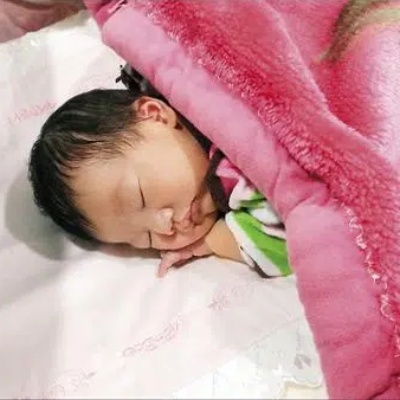 Bé đang nóng hay lạnh, mẹ có biết?