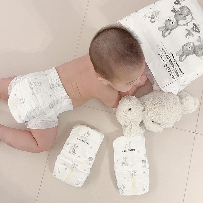 Bỉm hè cho trẻ sơ sinh - Giải đáp những thắc mắc khi đóng bỉm cho trẻ sơ sinh vào mùa hè