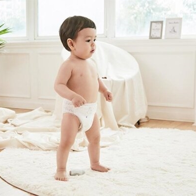 Hướng dẫn mặc bỉm quần cho bé đúng cách