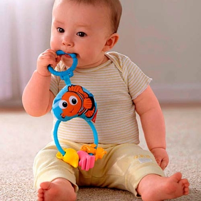 Hướng dẫn mẹ chọn đồ chơi kích thích phát triển cho bé 6 tháng tuổi