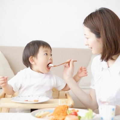 Kiến thức quan trọng về ghế ăn dặm có thể bố mẹ chưa biết 