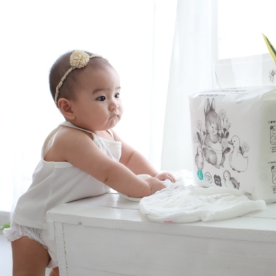 Em bé da nhạy cảm dùng bỉm gì?