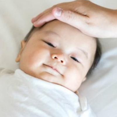 Nhiệt độ cơ thể bình thường của trẻ sơ sinh là bao nhiêu? Cách nhận biết bé bị sốt cực đơn giản cho các mẹ bỉm tập đầu 