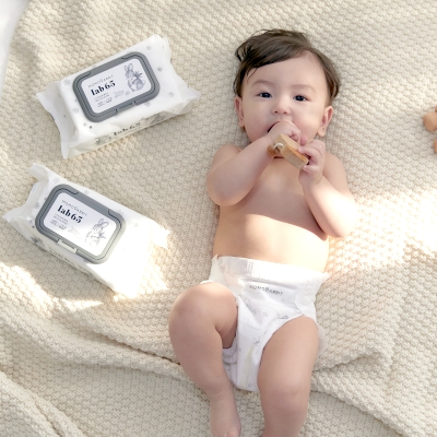 Chọn khăn ướt cho trẻ sơ sinh dễ hay khó?