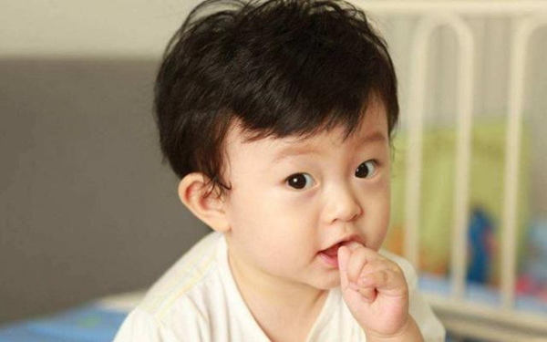 Mút tay - xấu hay không?