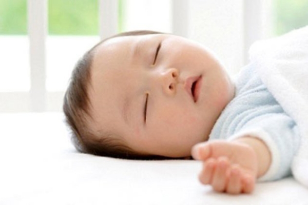 Bé ngủ ngày cày đêm và cách khắc phục cực nhanh dành cho mẹ
