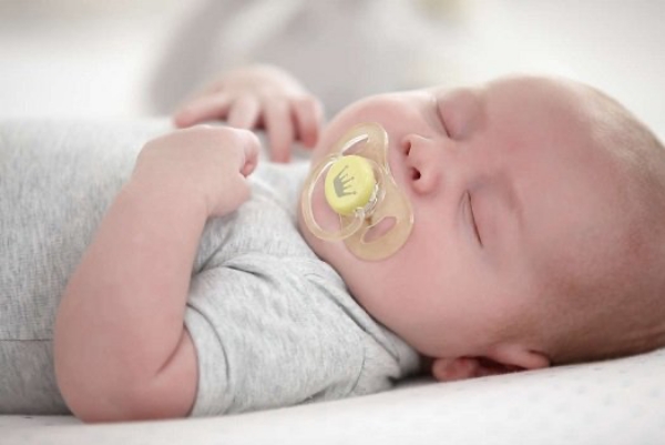 Những điều mẹ nên làm giúp bé thông minh và biết yêu thương