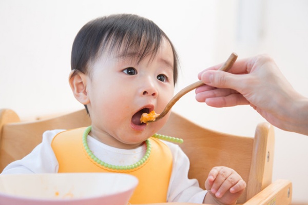 Ăn dặm bao nhiêu là đủ theo độ tuổi? 