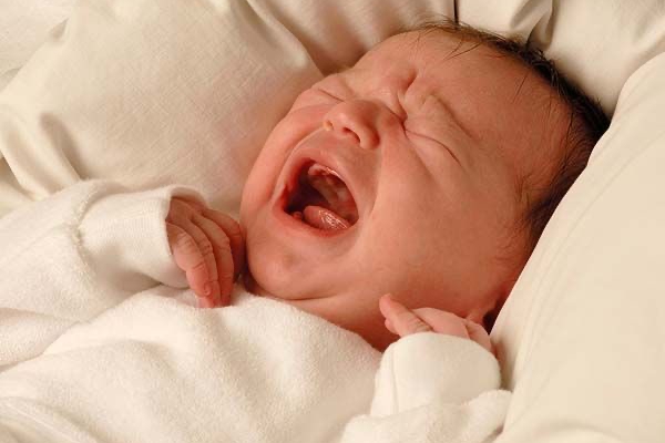 Catnap ở trẻ sơ sinh là gì và ảnh hưởng thế nào tới sự phát triển của bé?