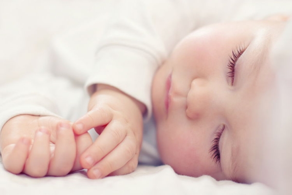 Dấu hiệu bé thiếu ngủ và tuyệt chiêu giúp mẹ khắc phục cực nhanh cho con 