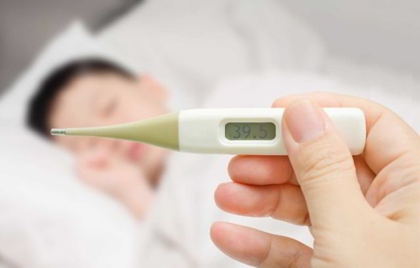 Tiêm chủng trước 1 tuổi