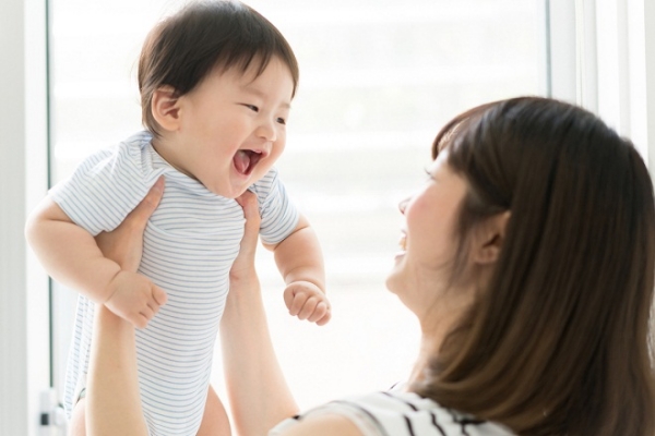 Mẹo chọn quần áo mùa hè cho bé sơ sinh 