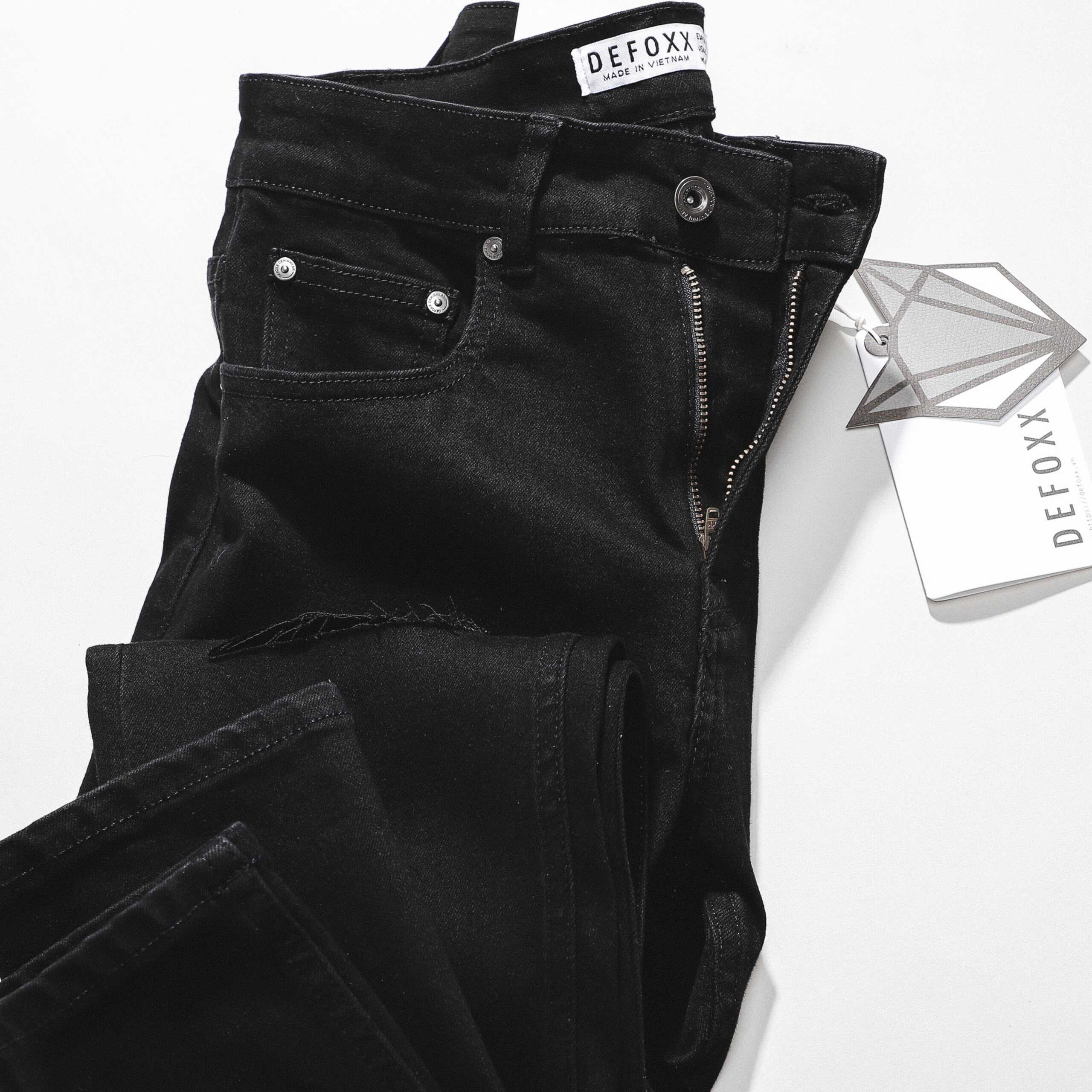 QUẦN JEANS ĐEN RÁCH GỐI