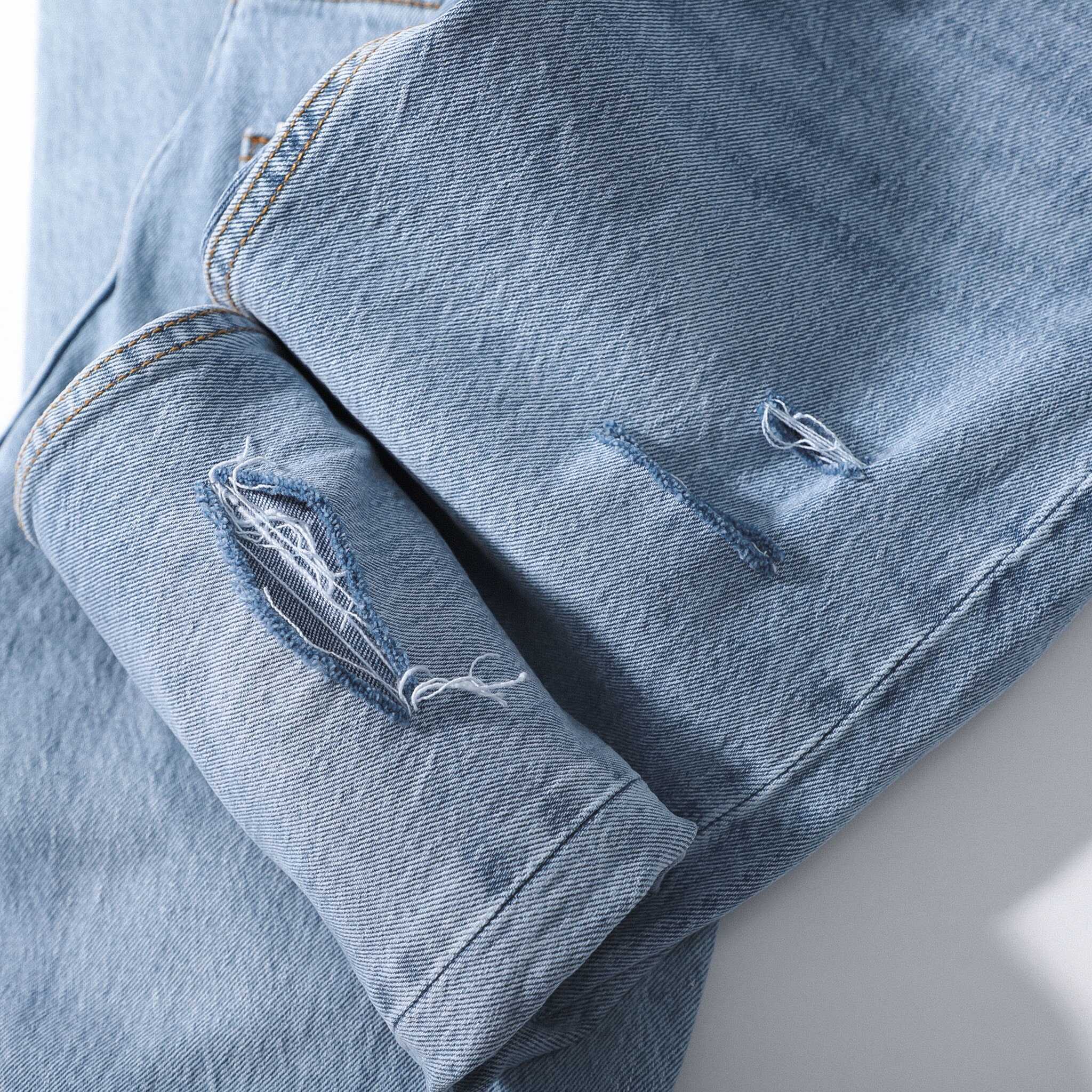 QUẦN JEANS DEFOXX XANH NHẠT RÁCH