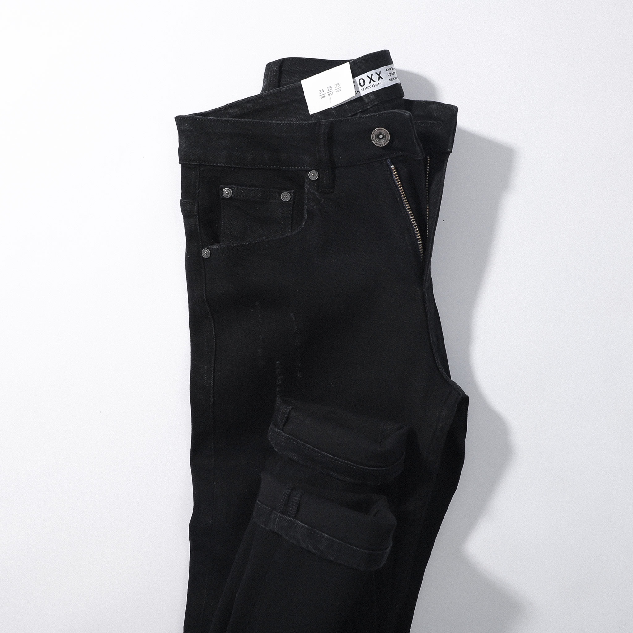 QUẦN JEANS DEFOXX ĐEN WASH CÀO RÁCH