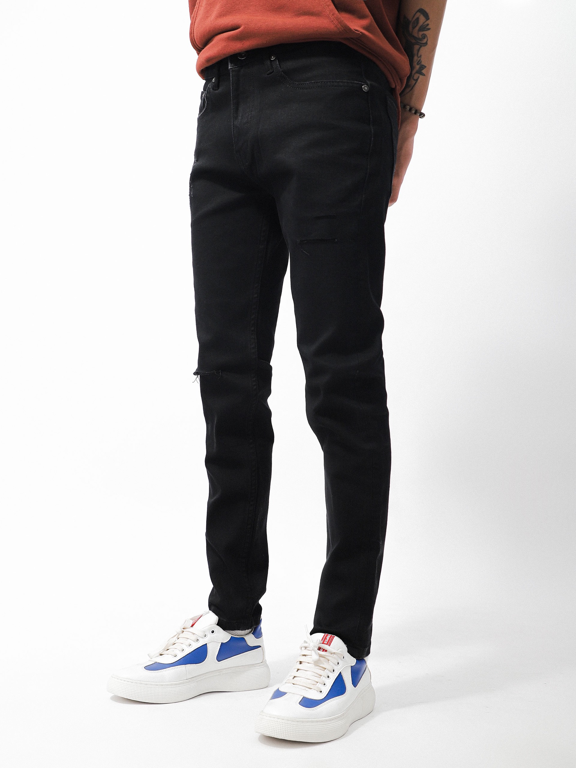 QUẦN JEANS DEFOXX ĐEN WASH CÀO RÁCH