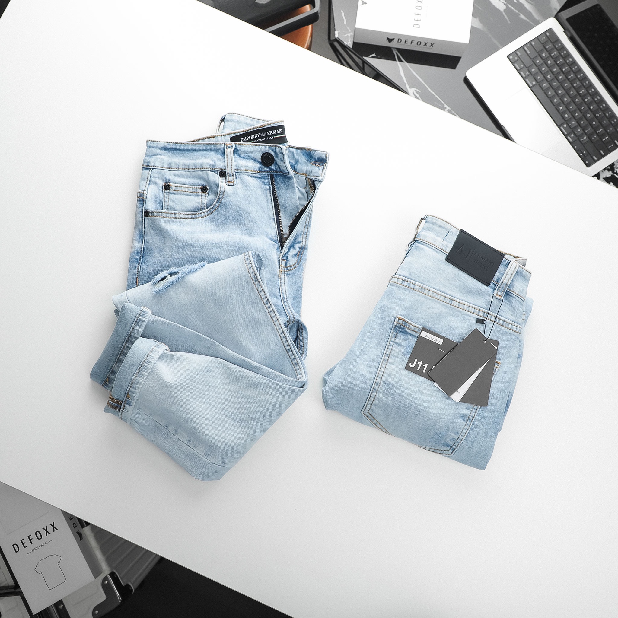 QUẦN JEANS ARMANI XANH NHẠT RÁCH WASH