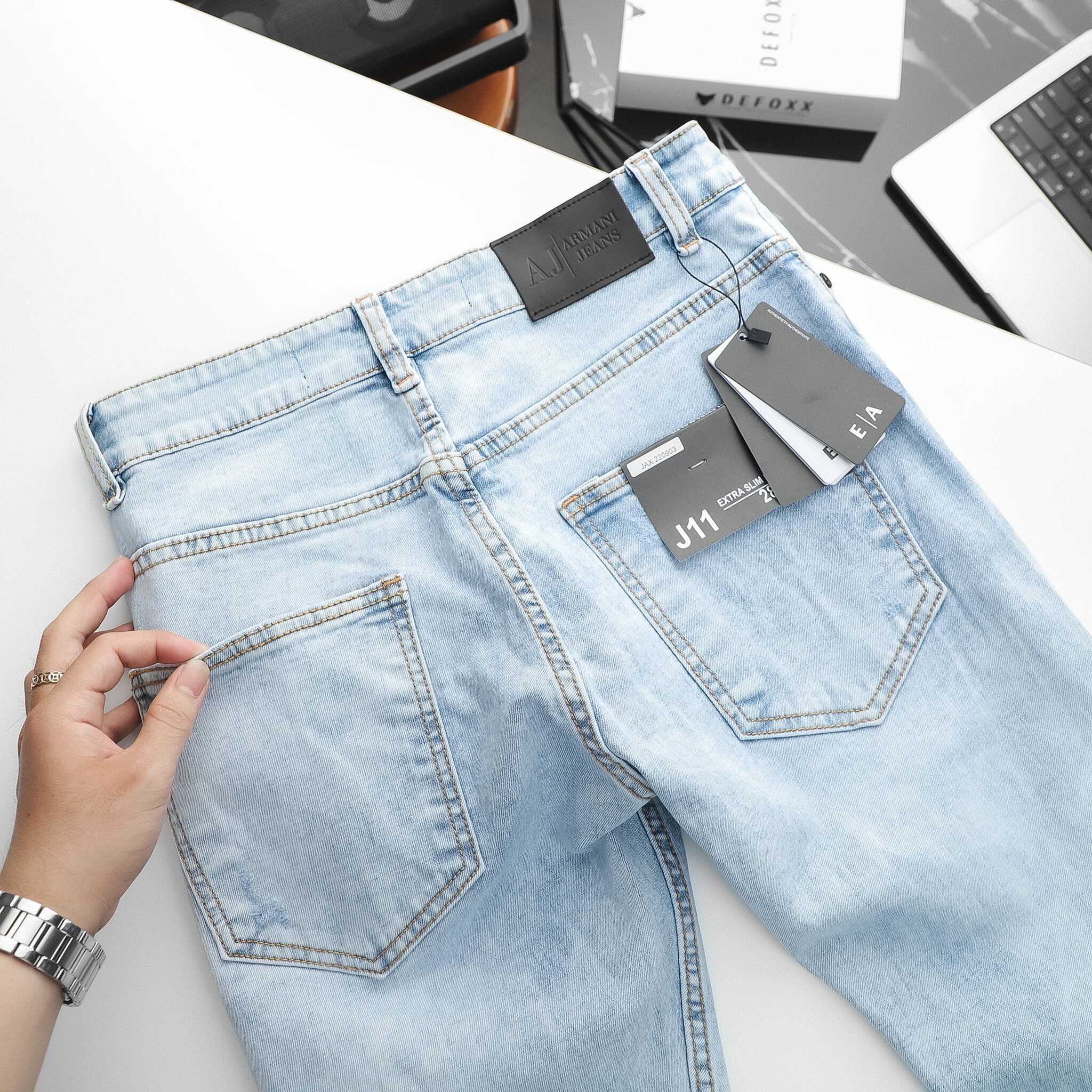 QUẦN JEANS ARMANI XANH NHẠT RÁCH WASH