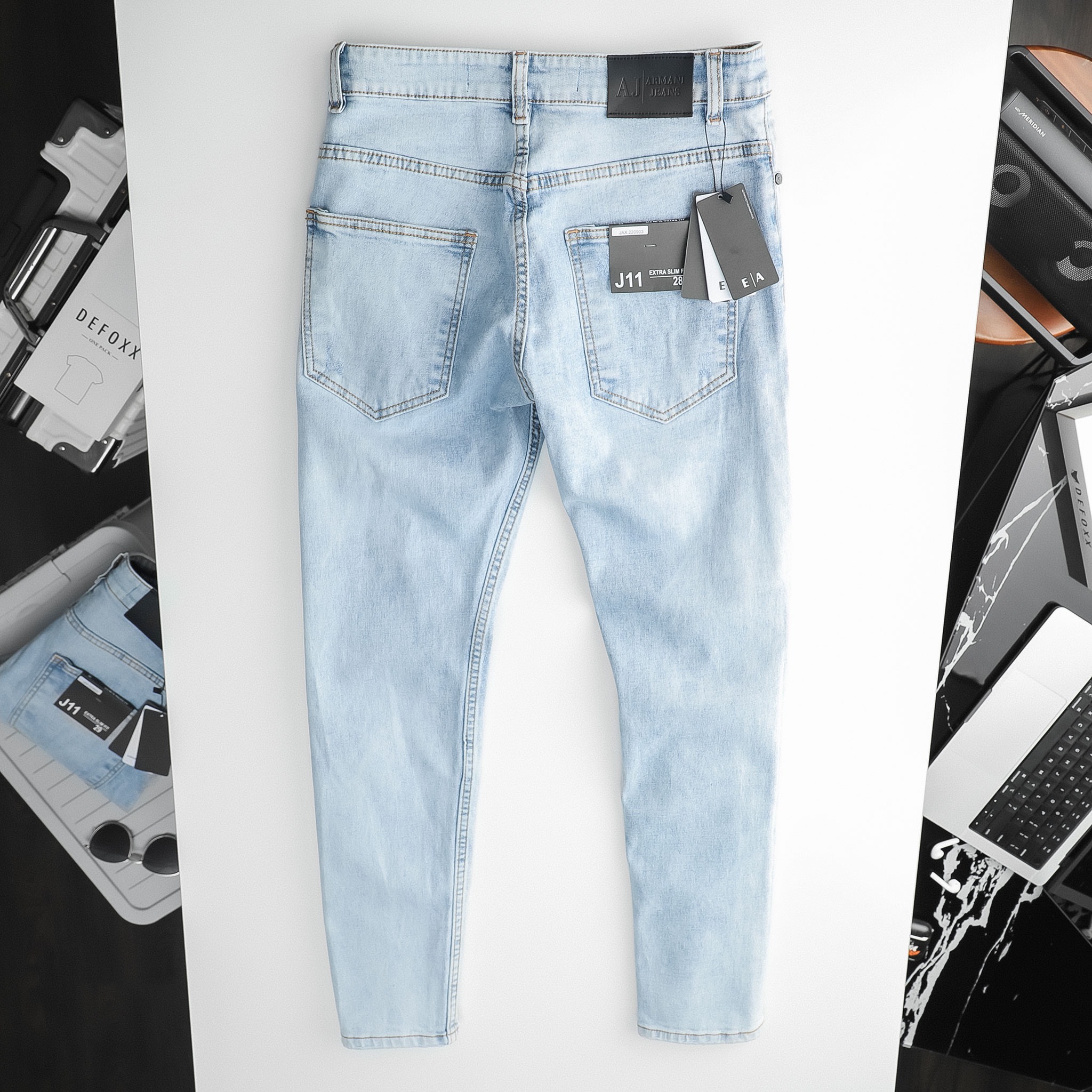 QUẦN JEANS ARMANI XANH NHẠT RÁCH WASH