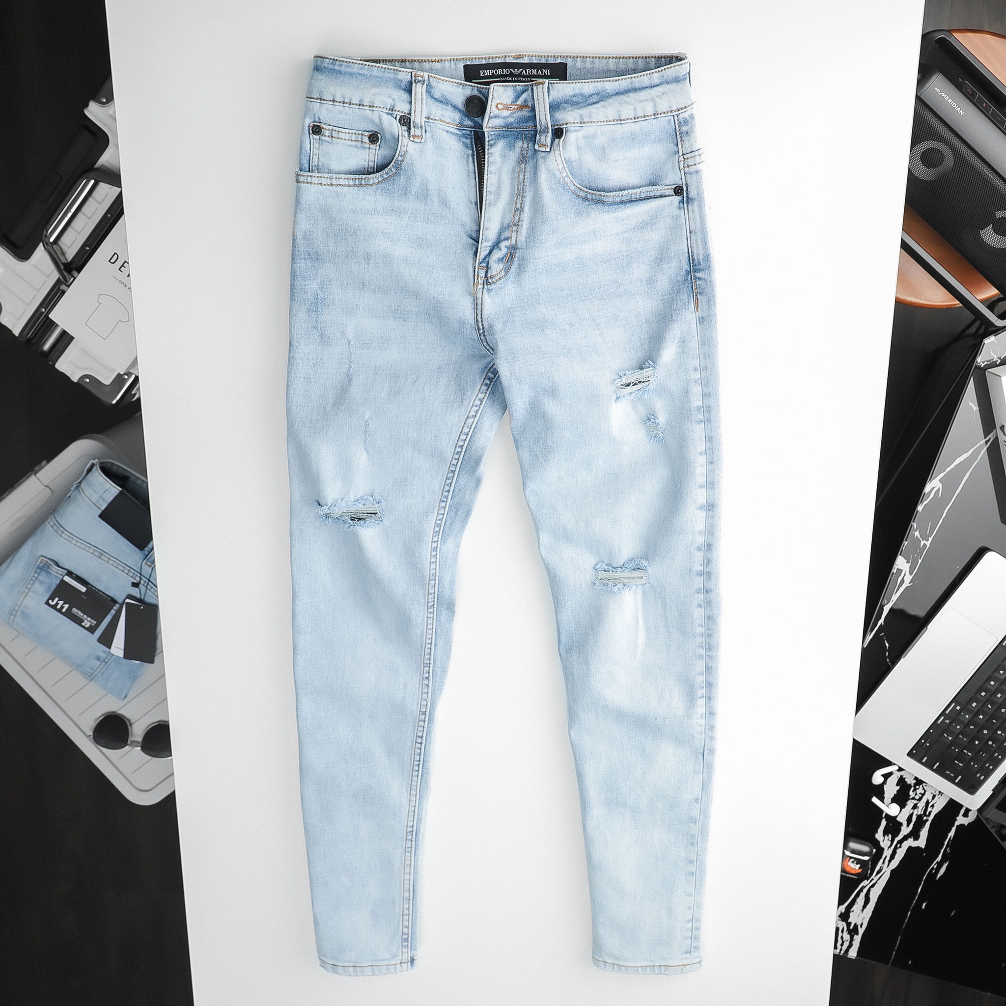 QUẦN JEANS ARMANI XANH NHẠT RÁCH WASH