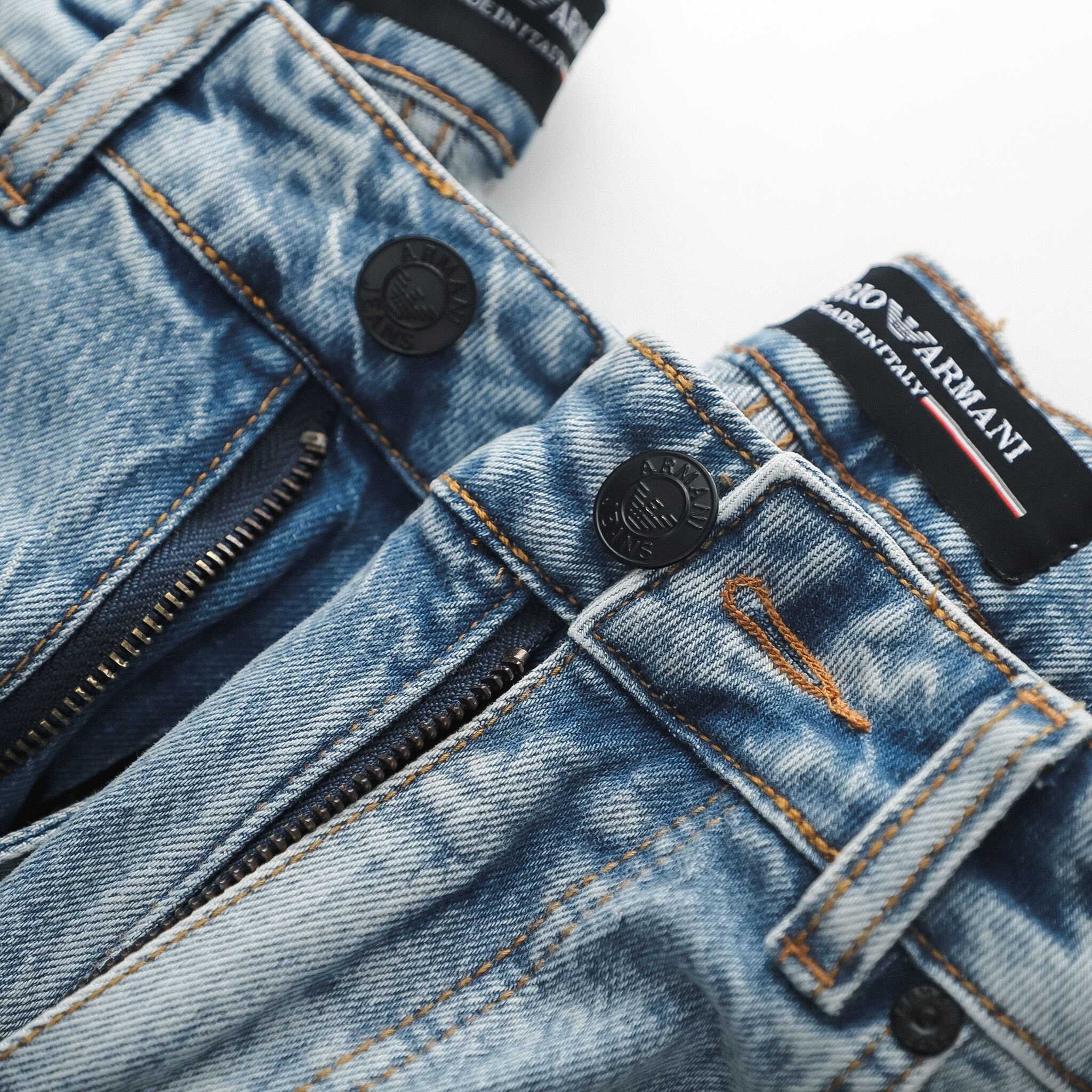 QUẦN JEANS ARMANI XANH NHẠT RÁCH