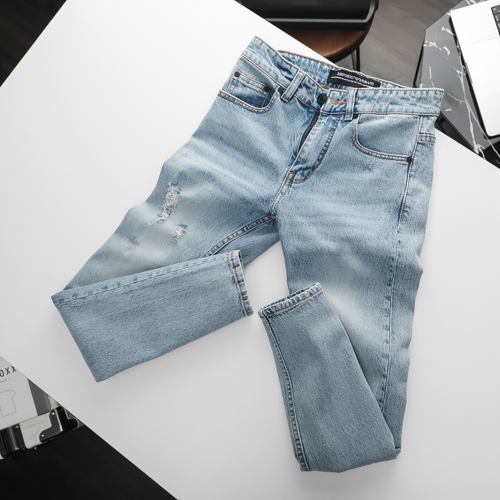 QUẦN JEANS ARMANI XANH NHẠT RÁCH