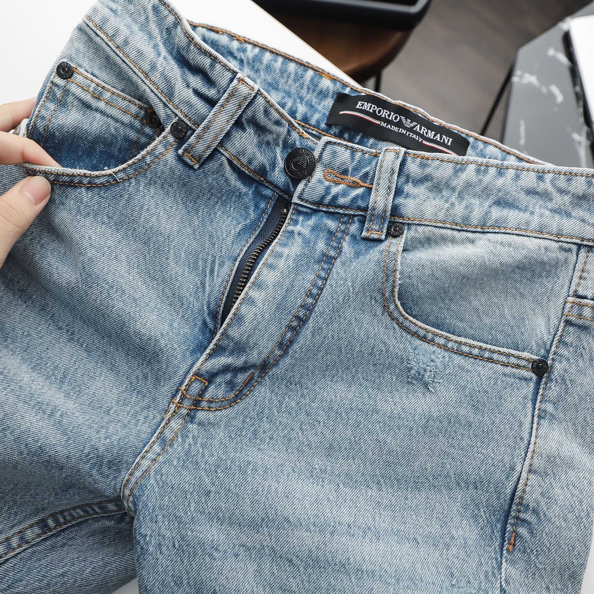 QUẦN JEANS ARMANI XANH NHẠT RÁCH