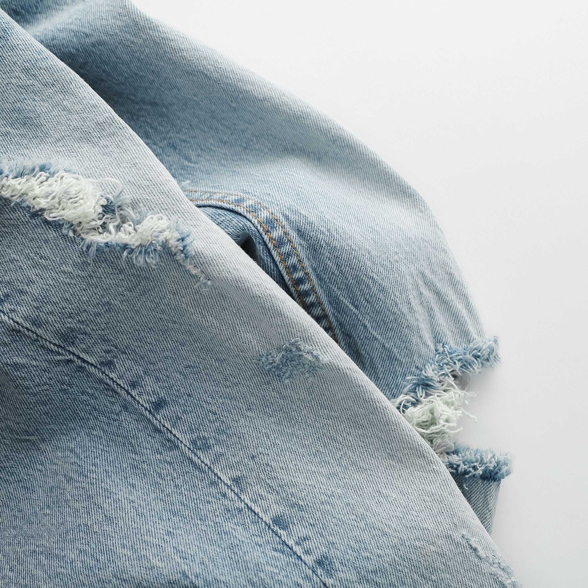 QUẦN JEANS ARMANI XANH NHẠT RÁCH