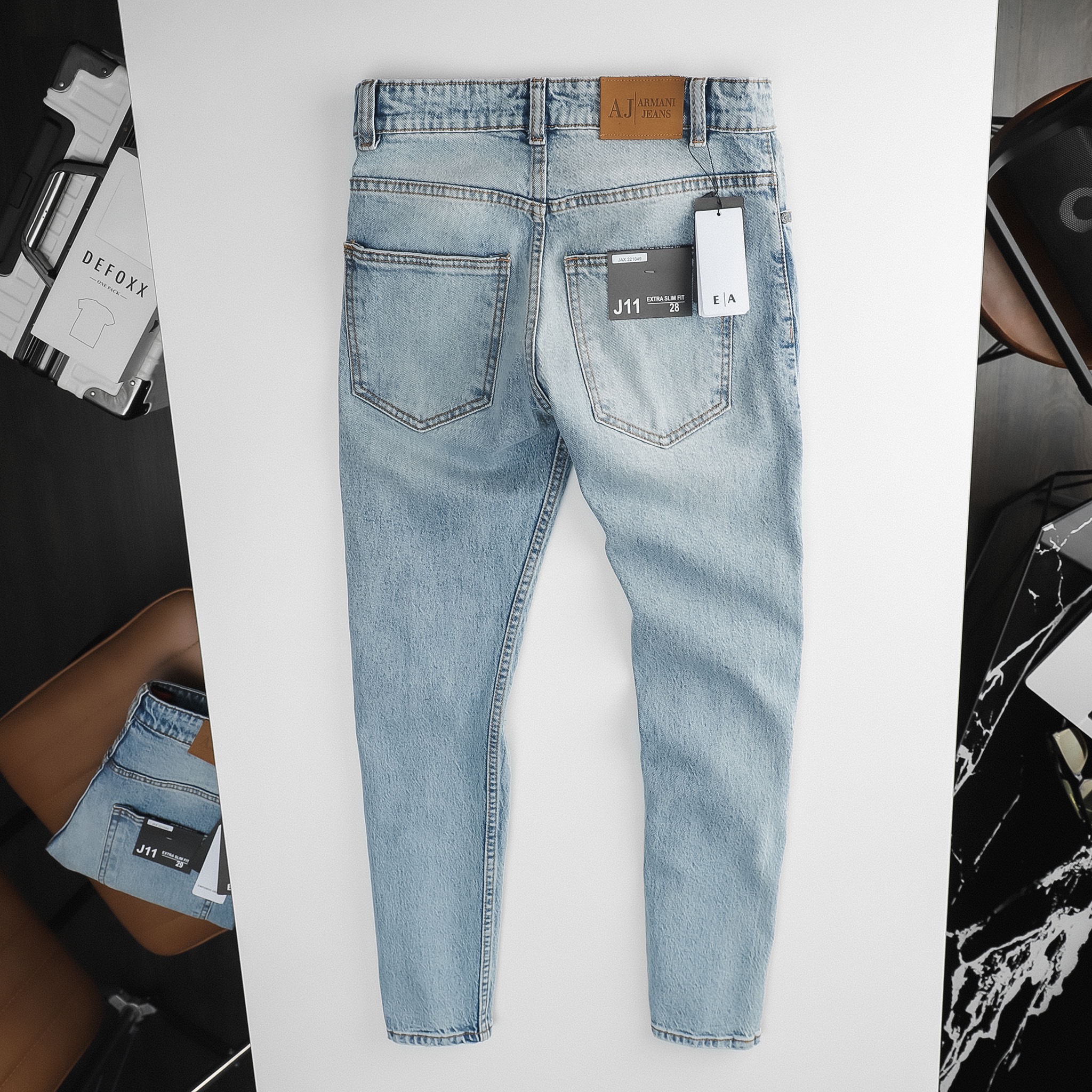 QUẦN JEANS ARMANI XANH NHẠT RÁCH