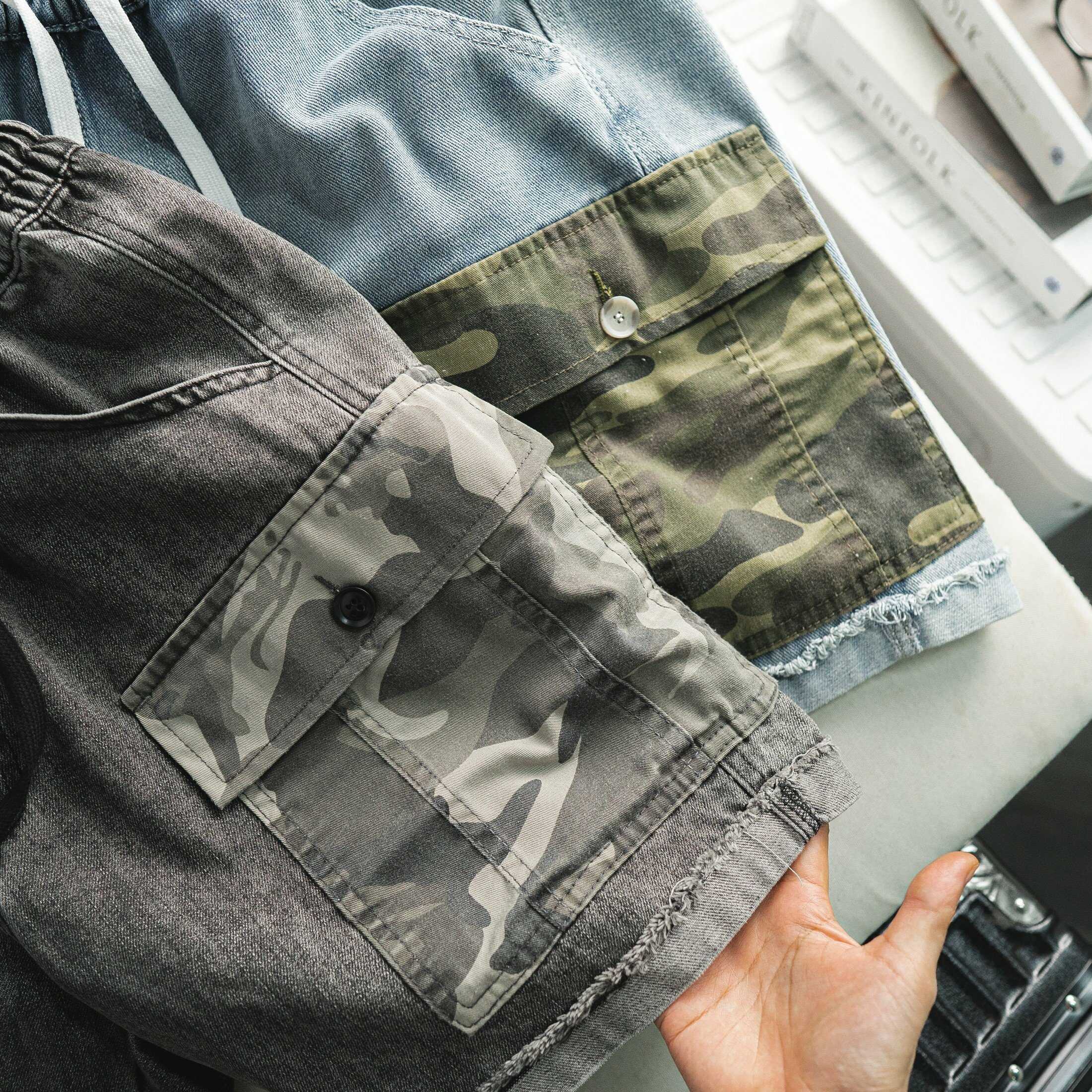 QUẦN ĐÙI DENIM TÚI HỘP CAMO