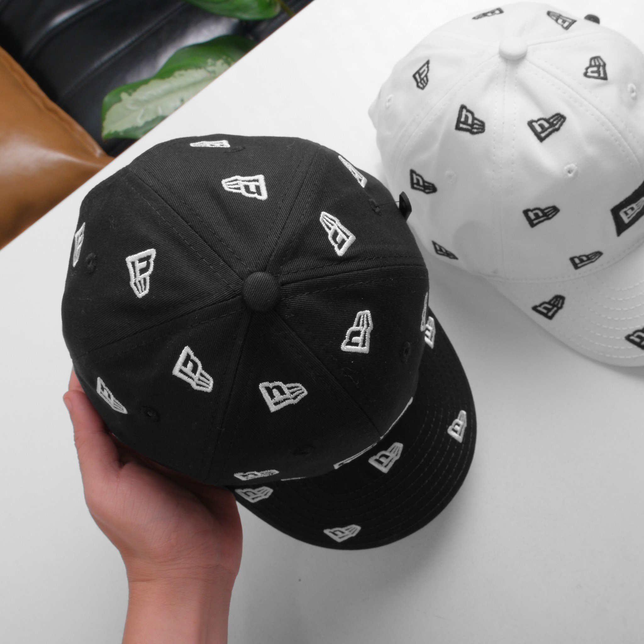 MŨ NEW ERA MONOGRAM