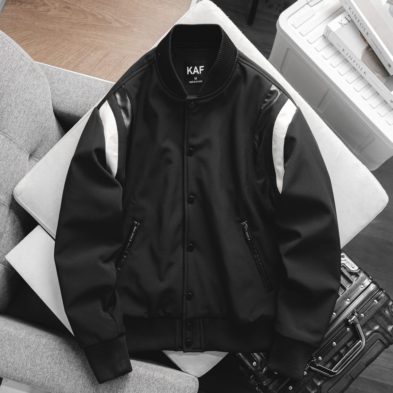 ÁO KHOÁC BOMBER KAF XẺ VAI