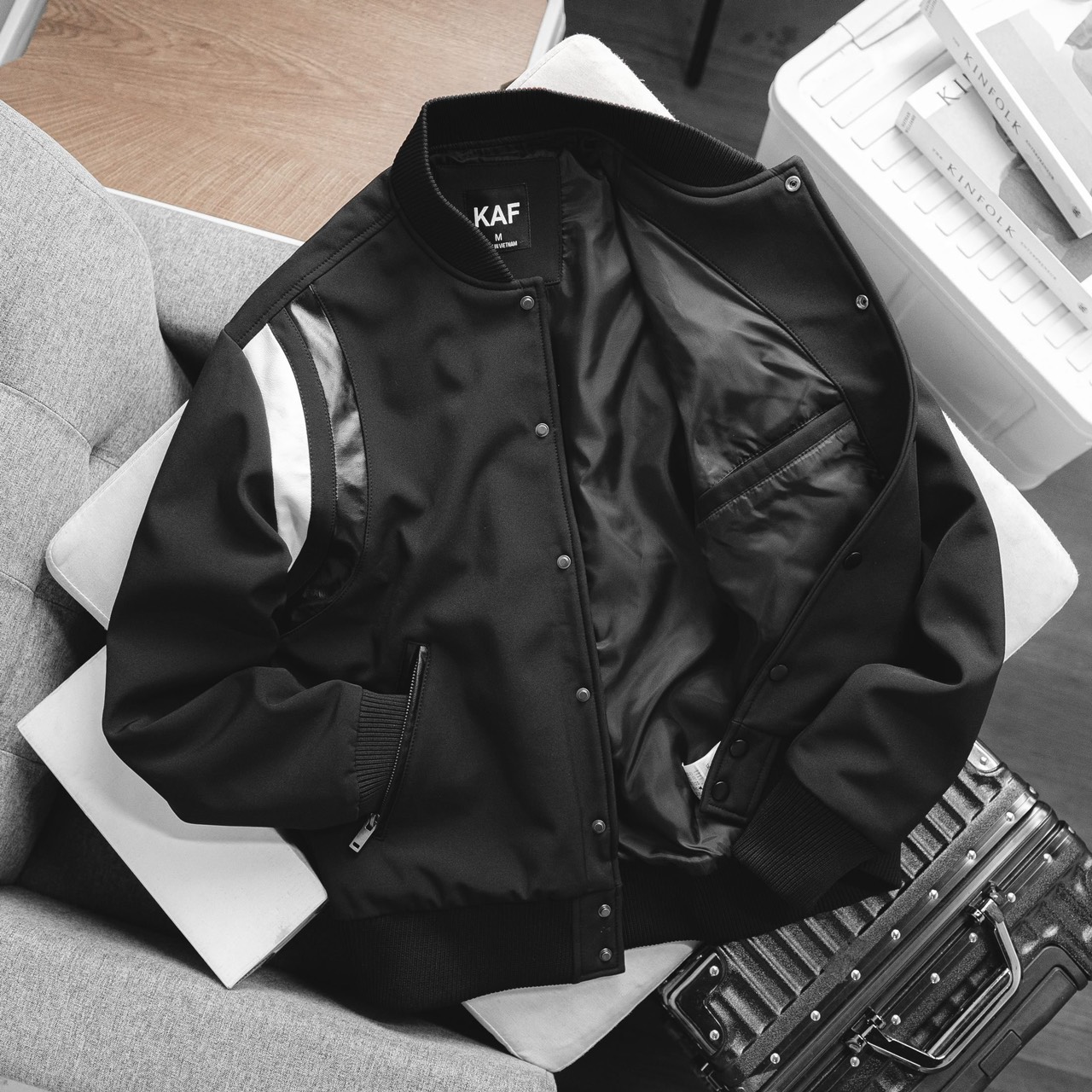 ÁO KHOÁC BOMBER KAF XẺ VAI