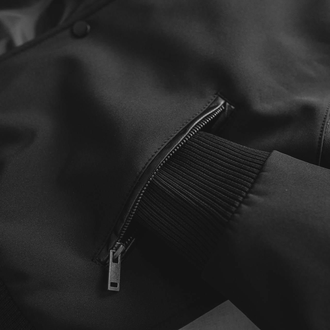 ÁO KHOÁC BOMBER KAF XẺ VAI