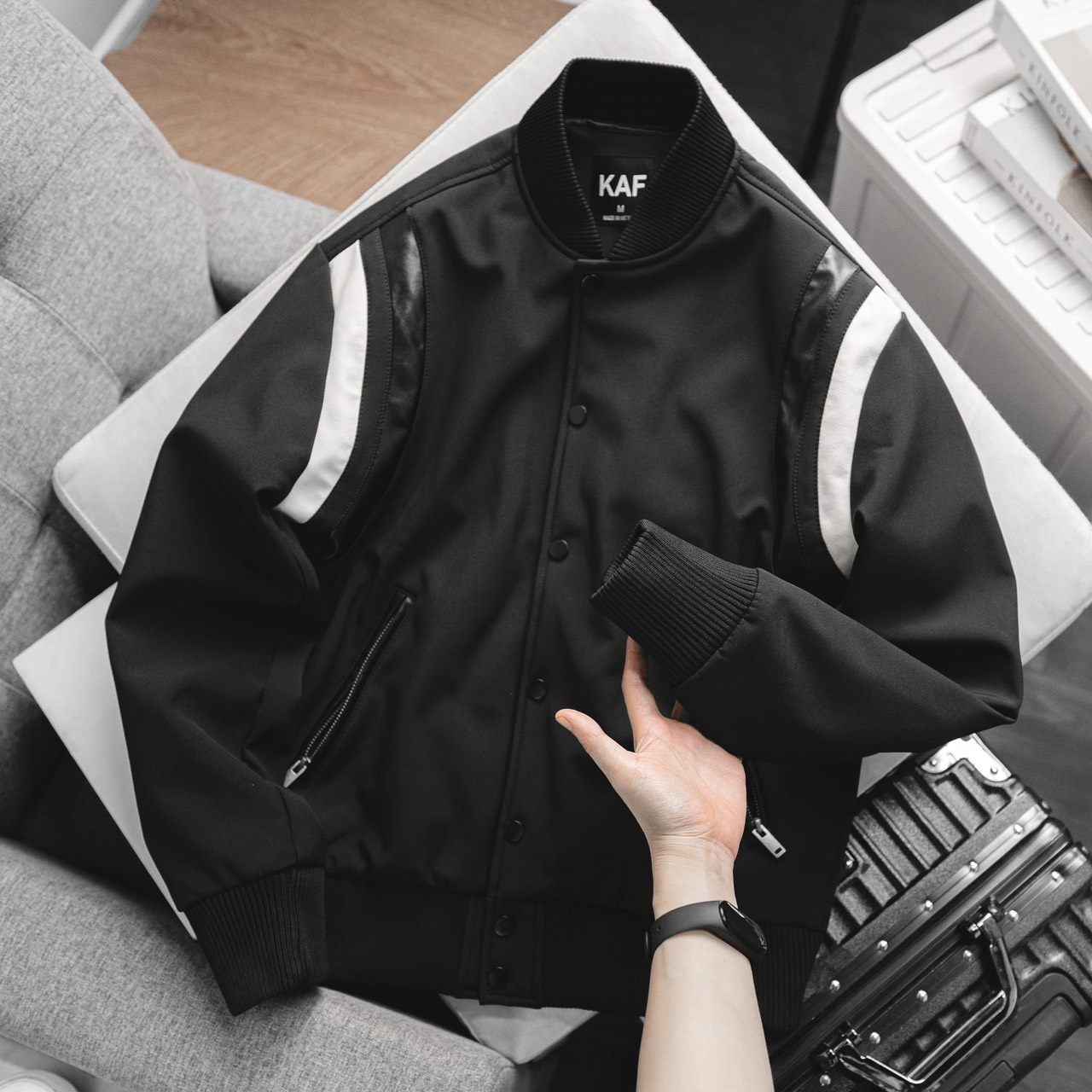 ÁO KHOÁC BOMBER KAF XẺ VAI