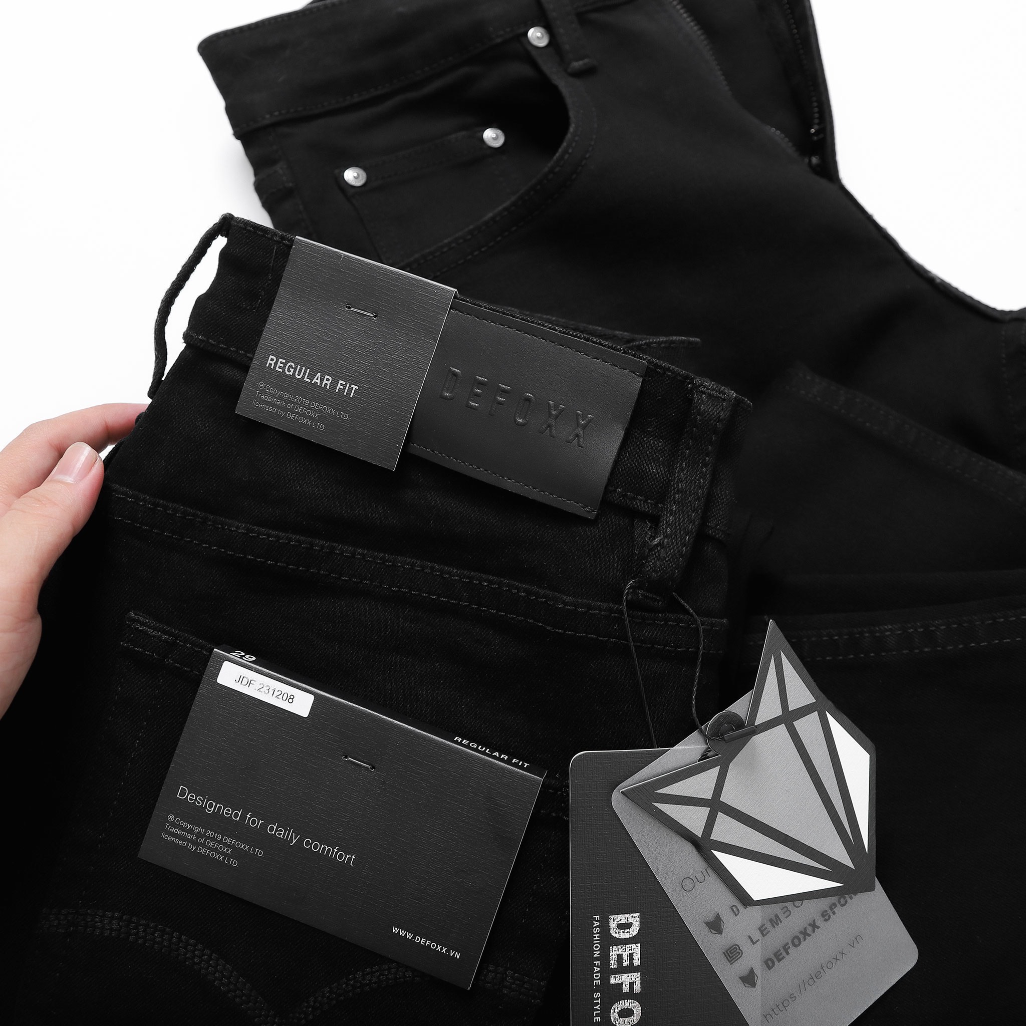 QUẦN JEANS DEFOXX ALL BLACK REGULAR-FIT