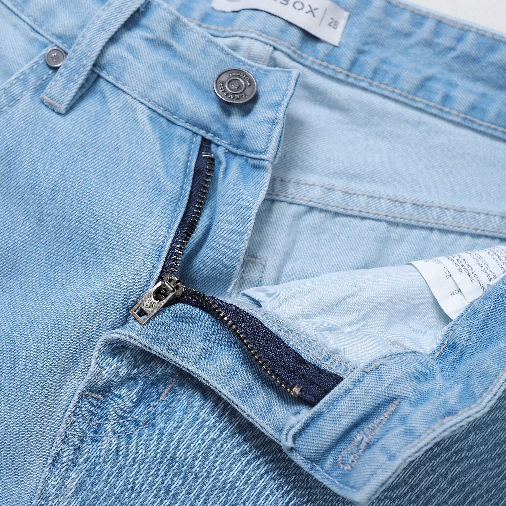 QUẦN JEANS LEMBOX RELAXED-FIT XANH NHẠT TRƠN